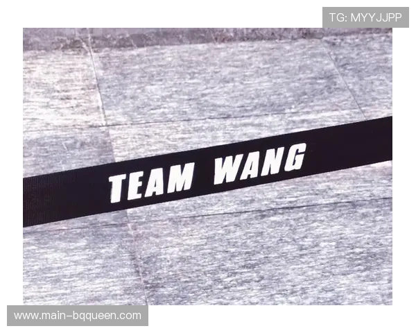 巴黎圣日耳曼与TEAMWANGdesign合作，推出融合中法文化的系列产品