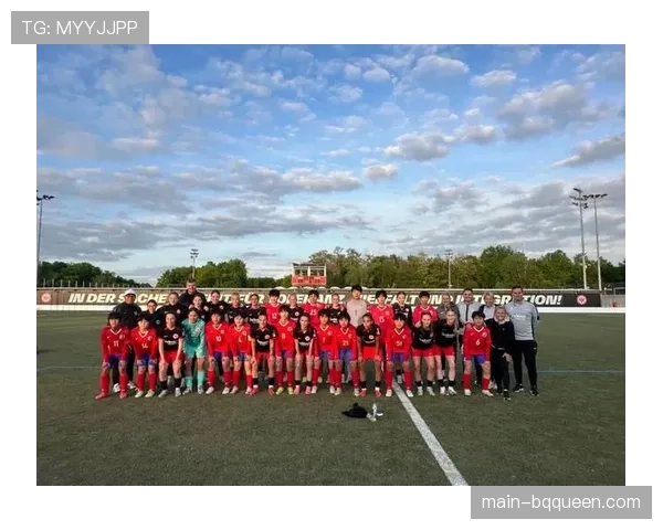 德国“校园足球周”启动，百名德甲球员走进中小学参与活动